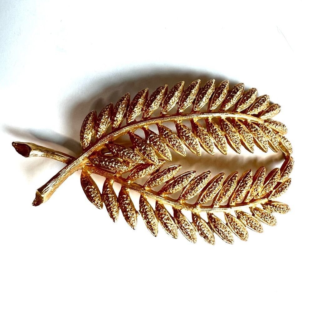 Vintage Retro Dual Gold Tone Textured Leaf Brooch Pin